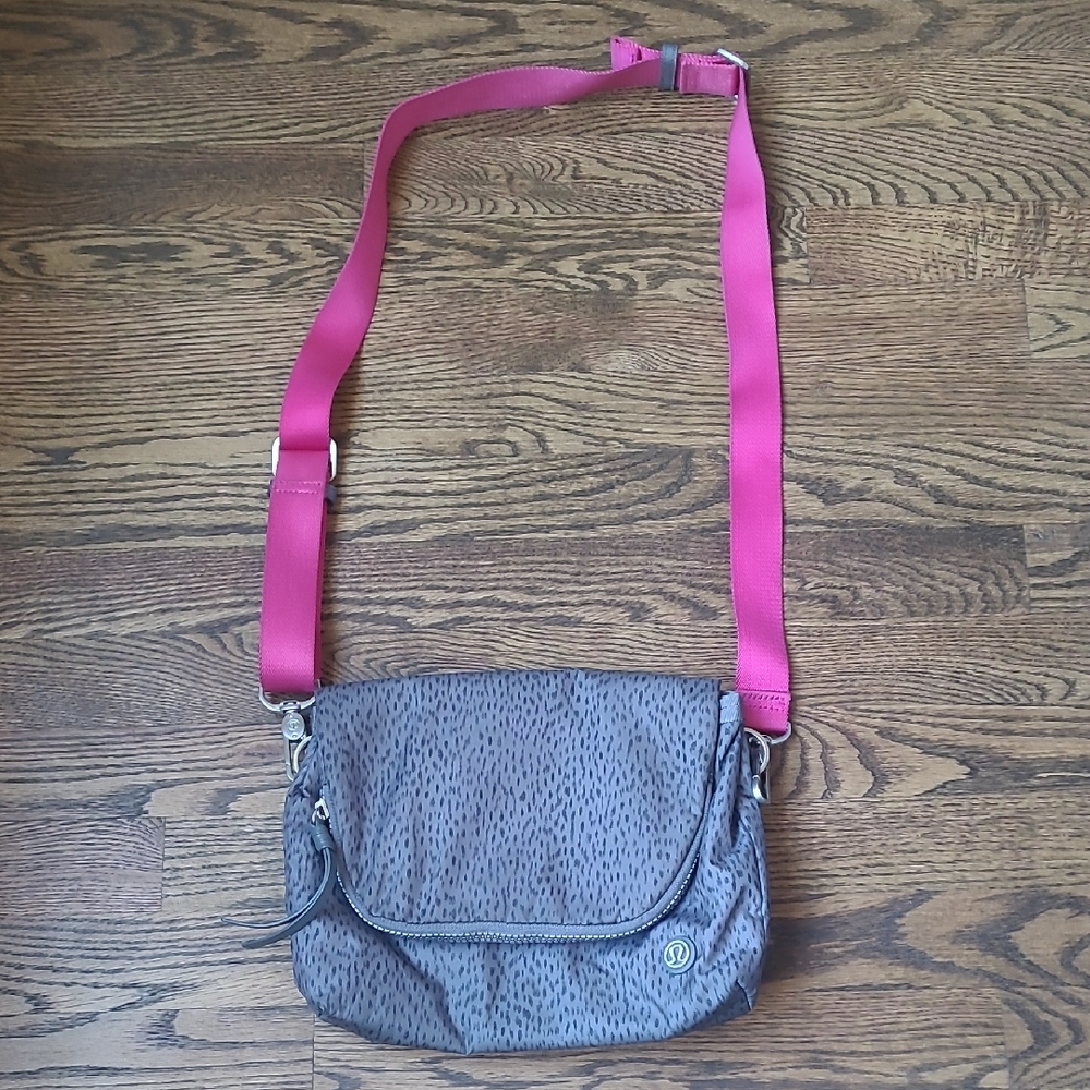 Lululemon Gray and Pink Women's Crossbody Bag